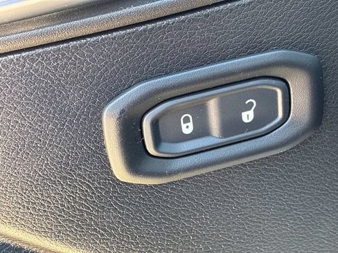 Used 2022 Jeep Gladiator Sport AWD/4WD image 13