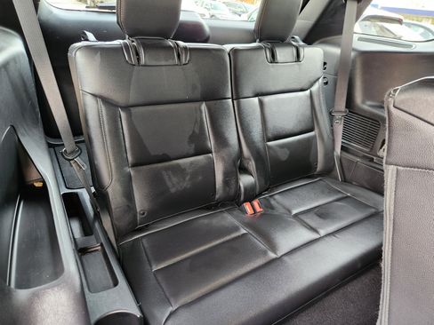 Used 2020 Ford Explorer XLT w/ Equipment Group 202A image 17