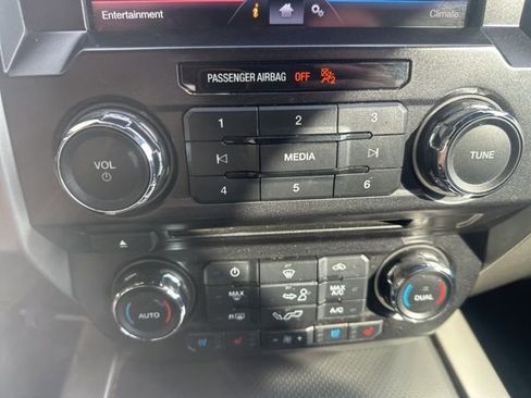 Used 2015 Ford F150 Lariat image 22