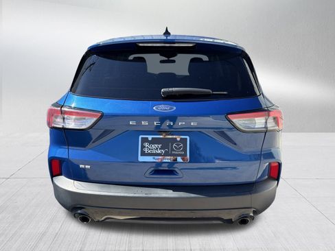 Used 2022 Ford Escape SE w/ SE Sport Appearance Package image 7
