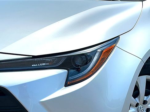 Used 2024 Toyota Corolla LE FWD image 4
