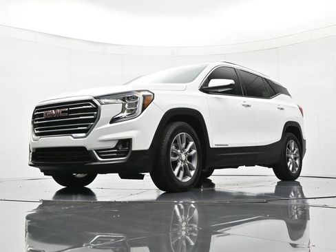 Used 2023 GMC Terrain SLT image 36