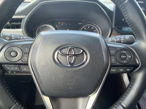 Used 2023 Toyota Venza XLE AWD/4WD image 17
