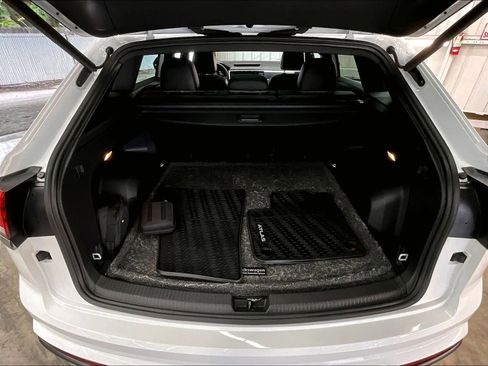 Used 2022 Volkswagen Atlas Cross Sport SE FWD image 31