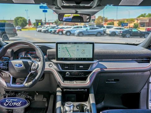 Used 2025 Ford Explorer ST image 13