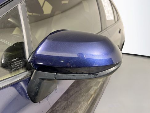 Used 2021 Toyota Corolla LE FWD image 11