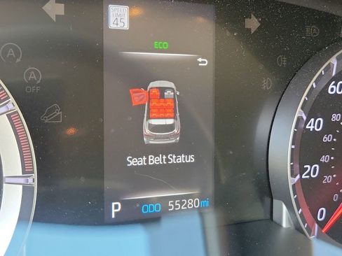 Used 2022 Toyota Highlander LE image 29