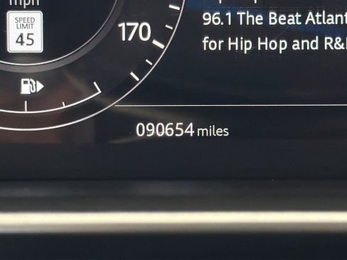 Used 2018 Land Rover Range Rover Supercharged image 17