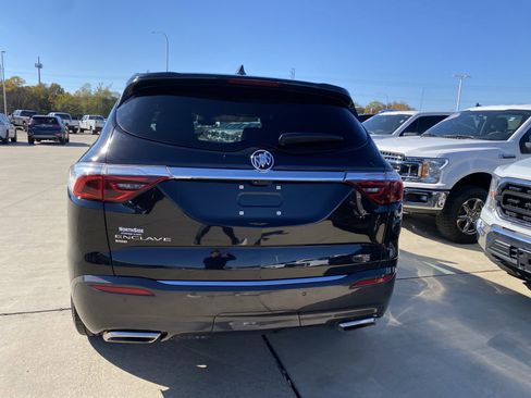 Used 2024 Buick Enclave Premium image 5