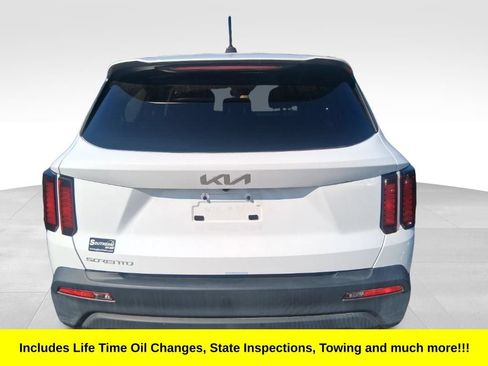 Certified 2023 Kia Sorento LX FWD image 3