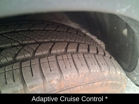 Used 2024 Toyota Highlander XLE AWD/4WD image 13