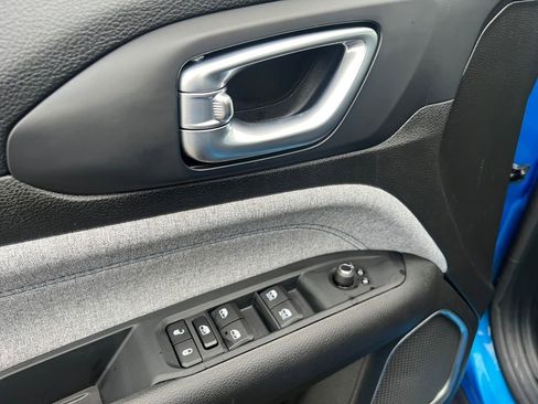 New 2026 Jeep Compass Latitude image 11