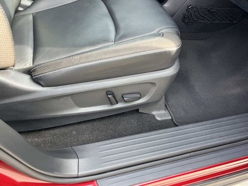 Used 2022 Nissan Pathfinder SL w/ SL Black Package image 24