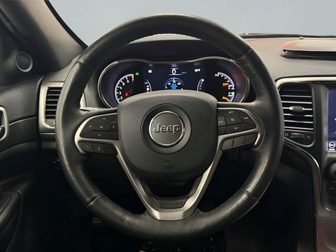 Used 2018 Jeep Grand Cherokee Altitude image 14