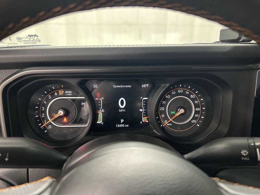 Used 2024 Jeep Gladiator Mojave w/ Convenience Group AWD/4WD image 11