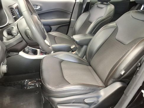 Used 2021 Jeep Compass Latitude w/ Sun and Sound Group AWD/4WD image 9