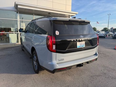 Used 2026 Ford Expedition Active AWD/4WD image 4