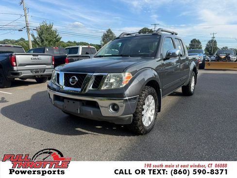 Used 2011 Nissan Frontier SL w/ Moonroof Pkg AWD/4WD image 4