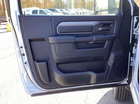 New 2026 RAM 5500 Tradesman w/ Chrome Appearance Group image 17