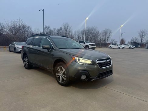 Used 2018 Subaru Outback 2.5i Limited image 4