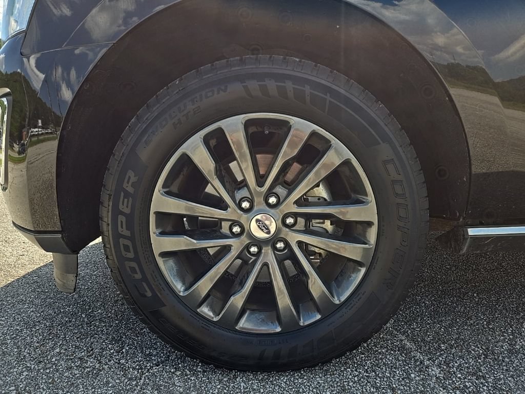 Used 2020 Ford Expedition Limited RWD image 26