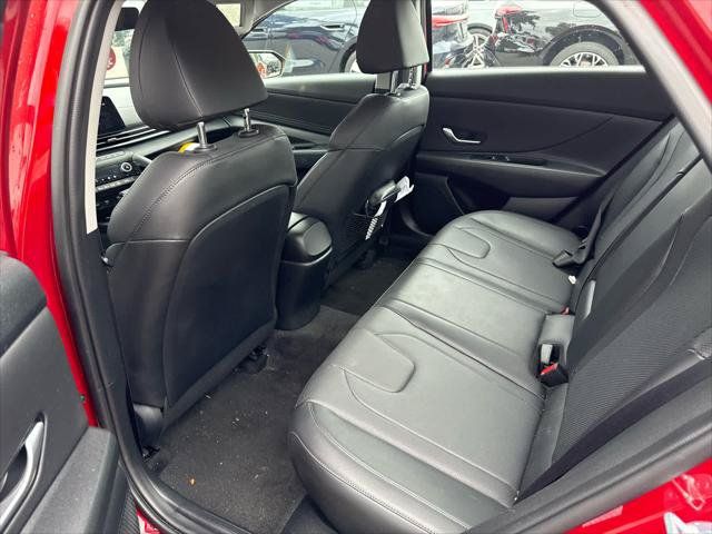 Used 2023 Hyundai Elantra Limited FWD image 6