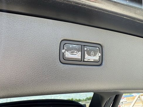 Used 2025 Genesis GV80 3.5T Prestige image 27