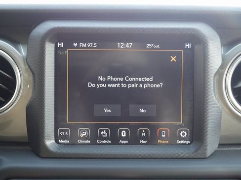 Used 2020 Jeep Wrangler Unlimited Sahara image 4