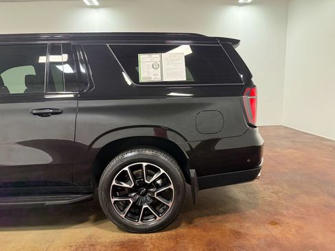 Used 2025 Chevrolet Suburban RST w/ Comfort Package AWD/4WD image 36