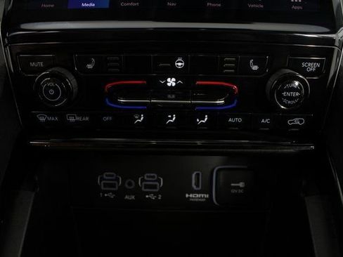 Used 2023 Jeep Grand Cherokee 4WD 4xe image 6