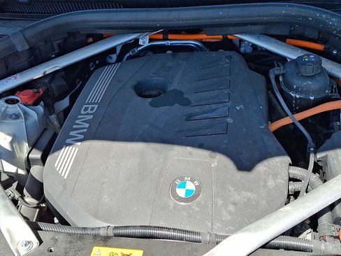 Used 2025 BMW X5 xDrive50e AWD/4WD image 30