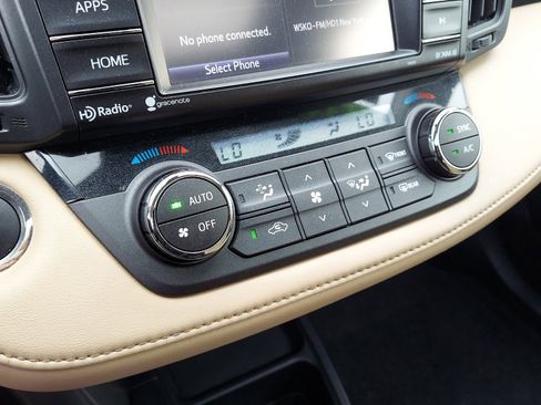 Used 2018 Toyota RAV4 XLE image 16