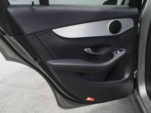 Used 2019 Mercedes-Benz GLC 300 image 18