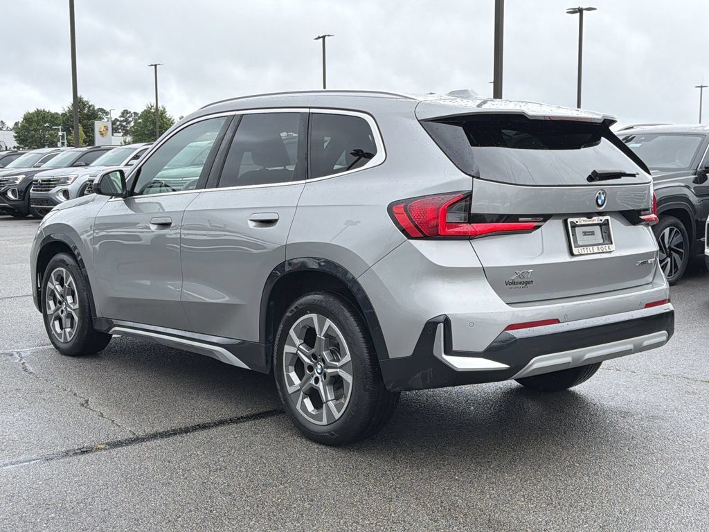 Used 2025 BMW X1 xDrive28i AWD/4WD image 3