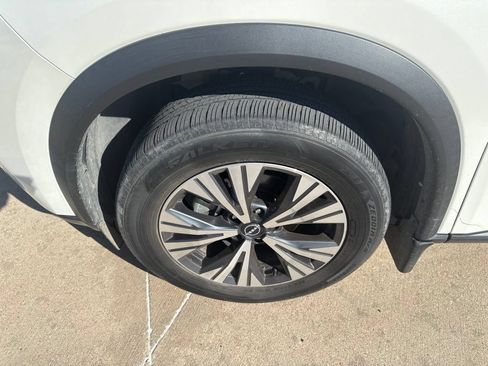 Certified 2022 Nissan Rogue SV FWD image 9
