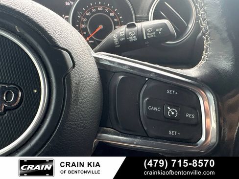 Used 2018 Jeep Wrangler Unlimited Sahara AWD/4WD image 21