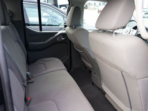 Used 2019 Nissan Frontier SV image 27