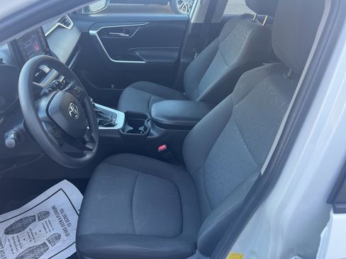 Used 2021 Toyota RAV4 XLE image 20