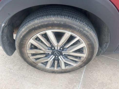 Certified 2022 Nissan Kicks SV image 10