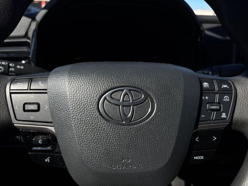 Used 2025 Toyota Camry LE image 32