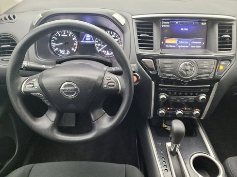 Used 2017 Nissan Pathfinder S image 22