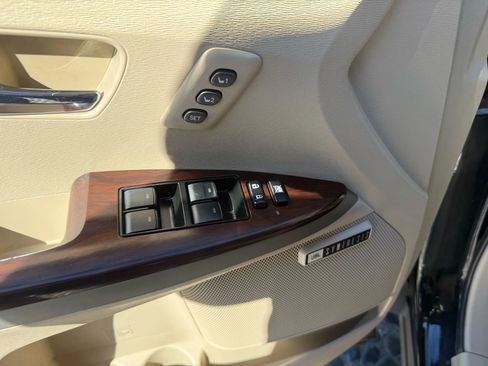 Used 2014 Toyota Venza XLE w/ XLE Premium Package image 9