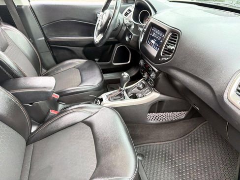 Used 2018 Jeep Compass Latitude w/ Popular Equipment Group AWD/4WD image 7