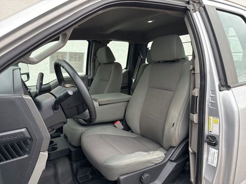 Used 2017 Ford F250 XL w/ Power Equipment Group RWD image 11