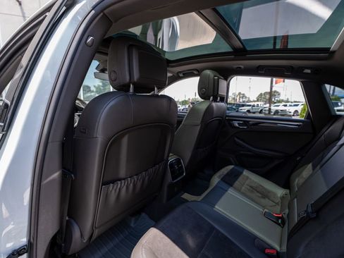 Used 2019 Porsche Macan AWD/4WD image 43
