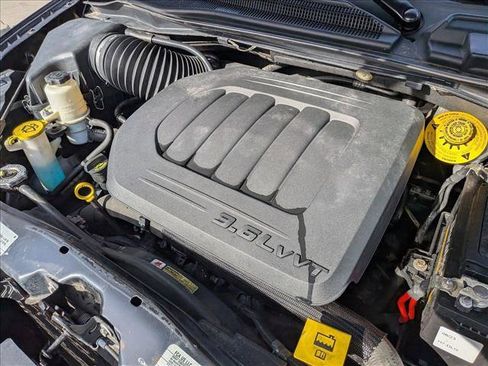 Used 2019 Dodge Grand Caravan GT image 22