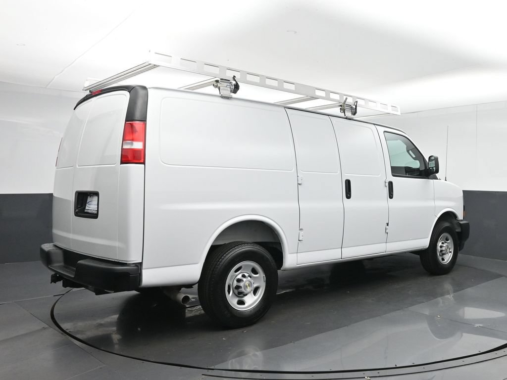 Used 2025 Chevrolet Express 2500 RWD image 7