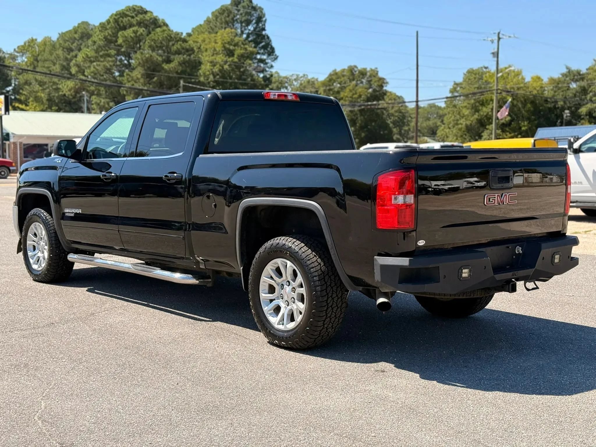 Used 2016 GMC Sierra 1500 SLE w/ Suspension Package, Off-Road AWD/4WD image 7