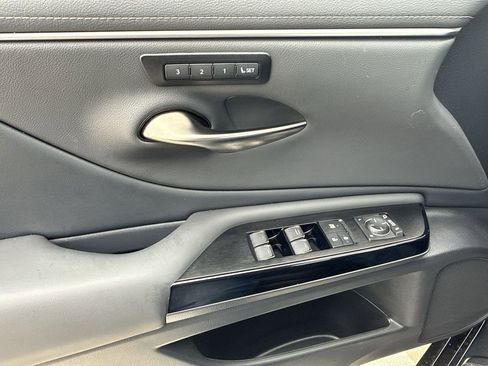 Used 2025 Lexus ES 350 w/ Premium Package FWD image 29