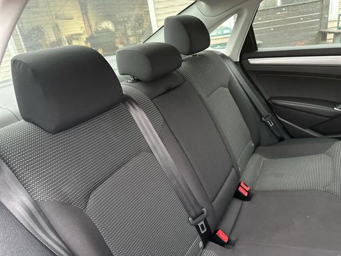 Used 2017 Volkswagen Passat 1.8T S image 22